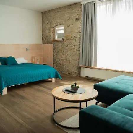 Main Landhaus-2