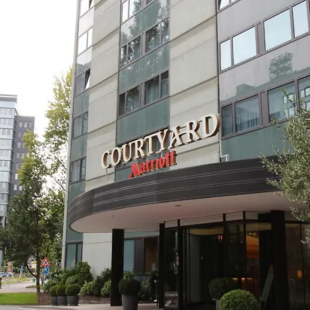 Courtyard By Marriott Duesseldorf Seestern-2