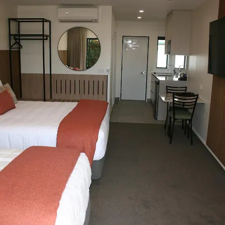 The Lakes Motel-2