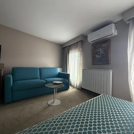 Hotel VIP-2