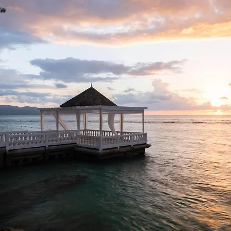 Grand Decameron Montego Beach, A Trademark All-Inclusive Resort-3