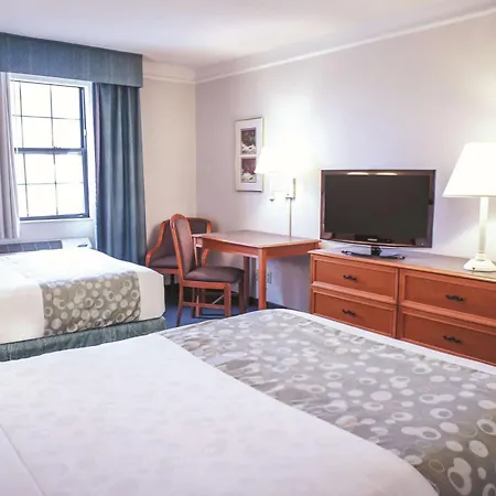 La Quinta Inn By Wyndham Moline Airport-2