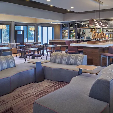 Courtyard By Marriott Detroit Warren-2