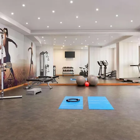 Ramada By Wyndham Lisbon-3