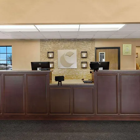 Comfort Inn & Suites Ludington Near Us-10-3