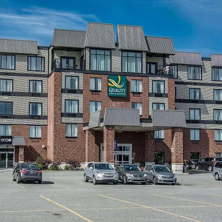 Quality Inn & Suites Victoriaville-3