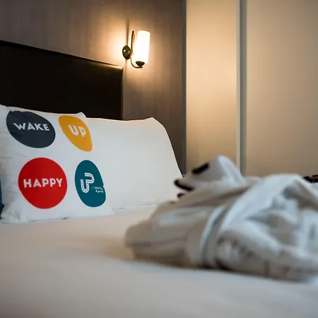 Up Hotel-2