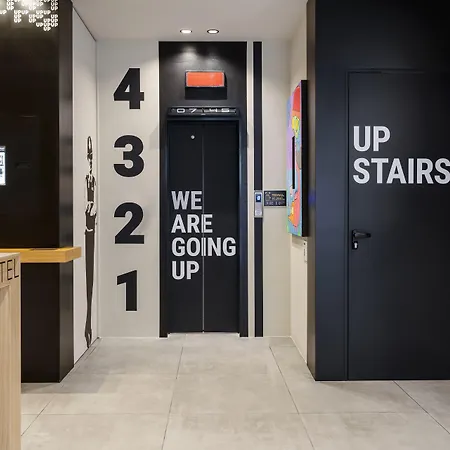 Up Hotel-3