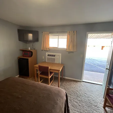 Western Motel-3