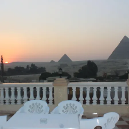Royal Pyramids Inn-3