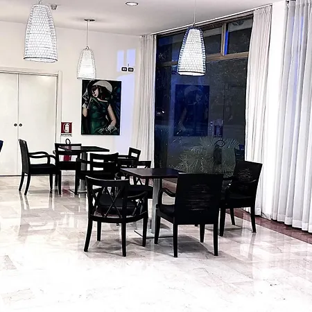 Venice Hotel con Colonnine Elettriche-2