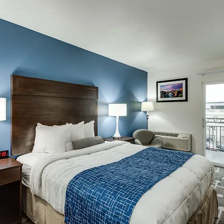 Baymont By Wyndham Spokane-2