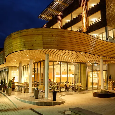 Hotel Baeren Titisee-2