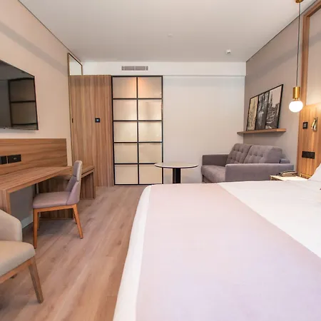 Hotel Giralda Center-3
