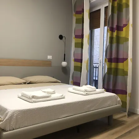 A Due Passi Dalla Scalinata Rooms-3