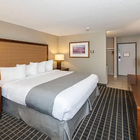 Clarion Pointe Medicine Hat Saamis Tepee-2