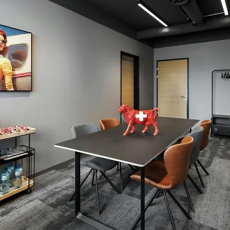Moxy Zurich-3
