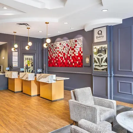 Quality Inn & Suites (Adults Only)-3