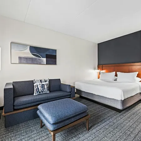 Courtyard By Marriott Clarksville-3