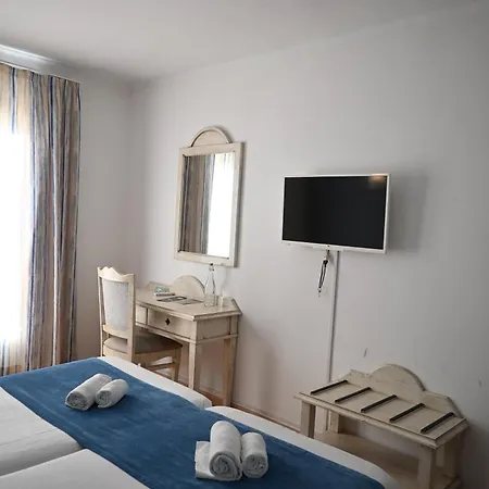 Hostal Hpc Porto Colom-3