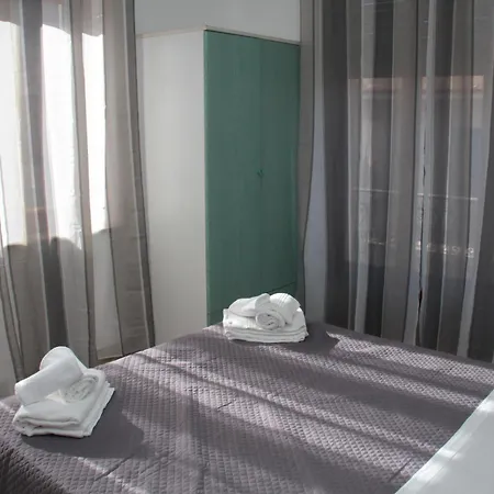 Porta Messina Rooms-2