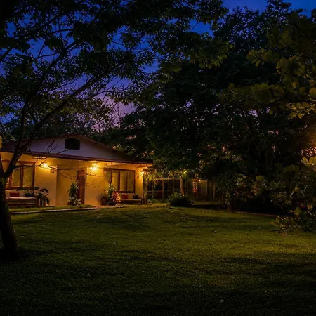 Los Susurros. Casa-2