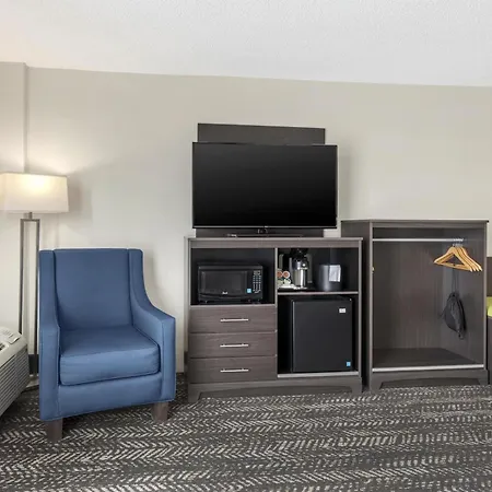 Best Western Plus Wausau Tower Inn-3