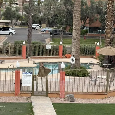 Howard Johnson By Wyndham Phoenix Airport/Downtown Area-2