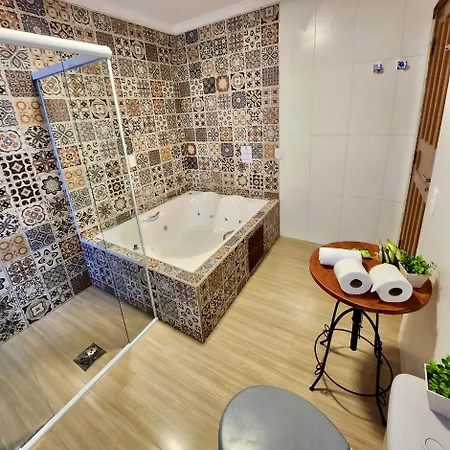 Pousada Bliss House - Opções de suites com hidromassagem-2