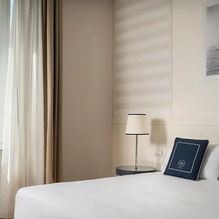 Grand Hotel & Riviera-3