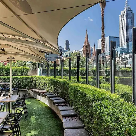 Quay West Suites Melbourne-3