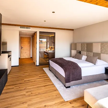 Hotel Am Hopfensee-3