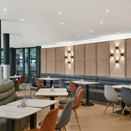Ibis Styles Budapest Heroes Square-3