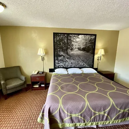 Super 8 By Wyndham Shawnee-3