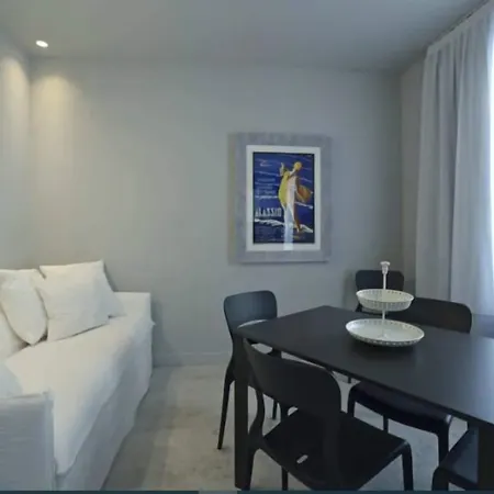 Boutique Hotel De La Ville-2