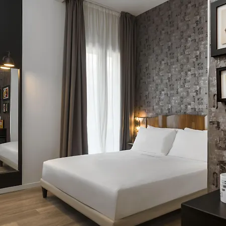 Up Hotel-2