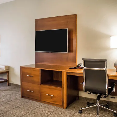 Comfort Suites Hartville-North Canton-3