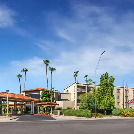 Best Western Plus Scottsdale Thunderbird Suites-2