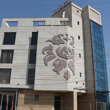 Maple Grand-2