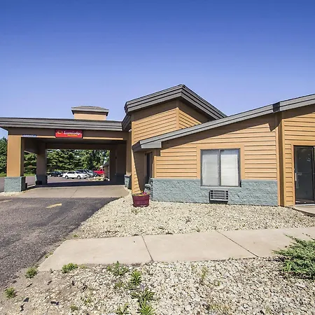 Econo Lodge Inn & Suites Menomonie-2