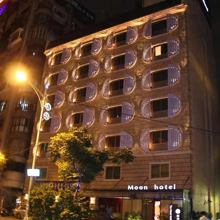 The Moon Hotel-3
