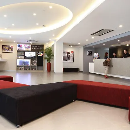 Red Planet Cubao Aurora Boulevard-2