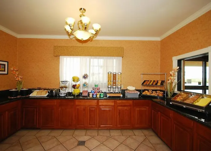 Best Western Inn & Suites - Henrietta