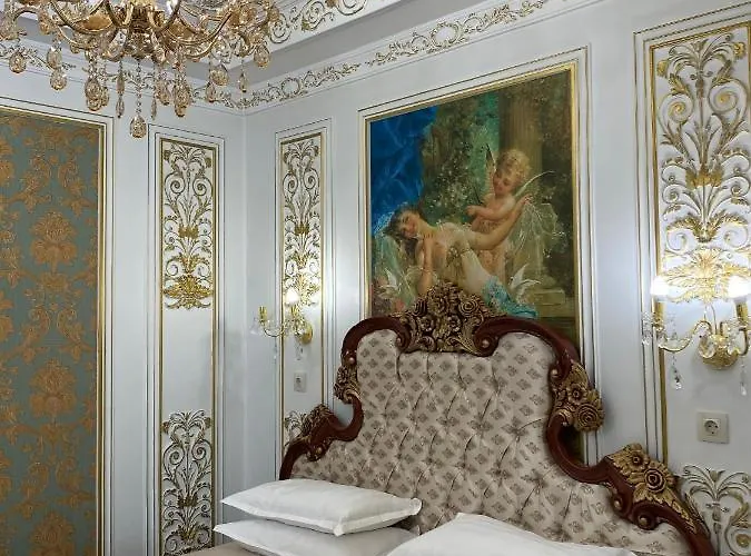 Lion Hotel