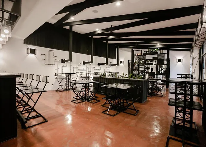 D' La Torre Hotel