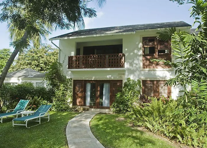 Settlers Beach Hotel