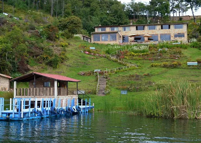 Hotel Refugio Pozo Azul