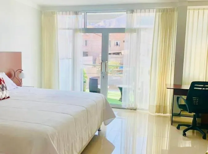 S & M Hotel