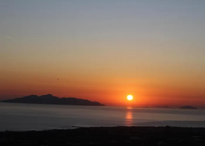 Hotel Thira