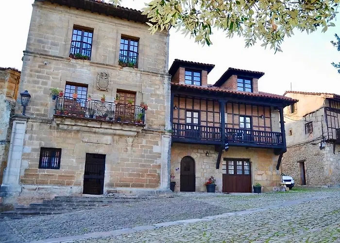 Akla Suites con Jacuzzi Santillana